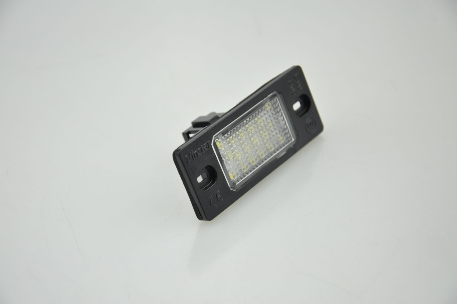 products/976/porsche svetlo tablice.jpg - LED SIJALICE ZA OSVETLJENJE TABLICE - PORSCHE 030608 - Xenon Svetla Beograd